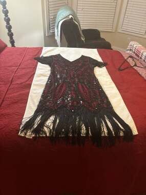 Fundaisy Women's 1920s Vintage Sequin Fringe Flapper Gatsby Party Dress in Burgu